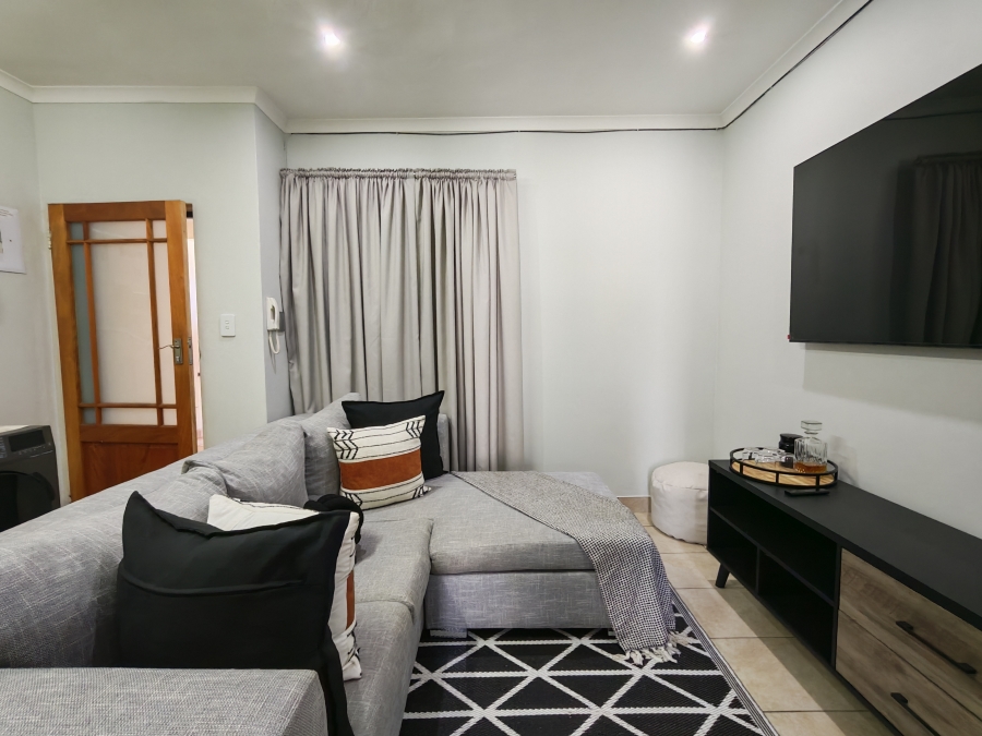 To Let 1 Bedroom Property for Rent in Die Bult North West